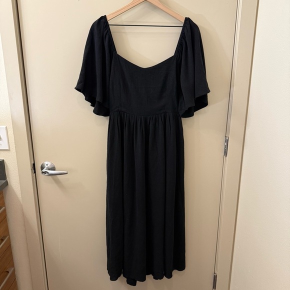 SugarLips Saint Tropez Cassia Tie Back Linen Midi Dress in black linen summer - Picture 5 of 14